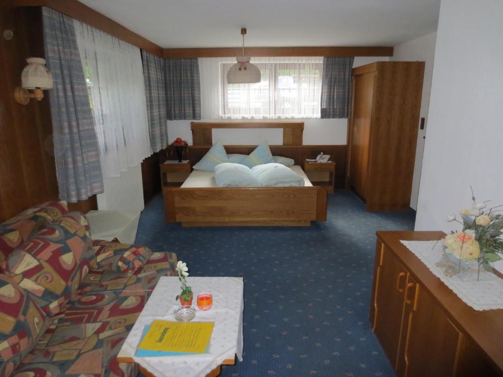 Alpenhaeusl Hotel Sölden Kamer foto